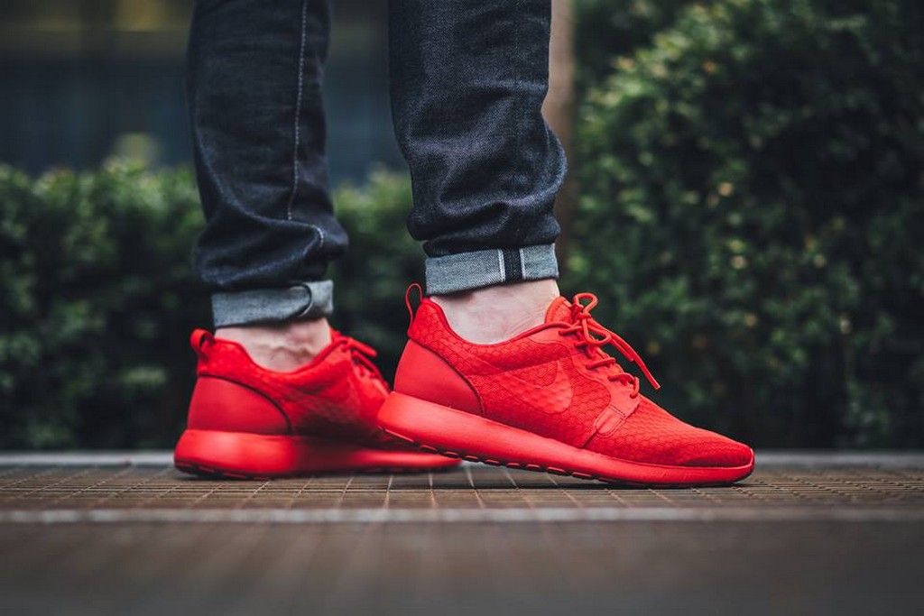 nike roshe one hyperfuse red